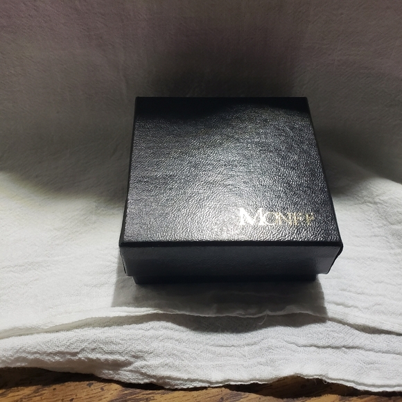 Beautiful Vintage Monet silvertone and Beige Swirl Enamel Flower Brooch - Picture 6 of 8